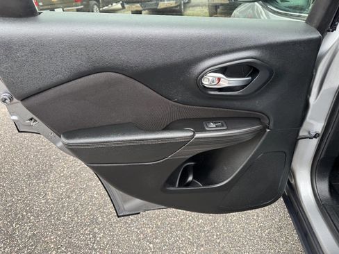 Used 2015 Jeep Cherokee Latitude image 43