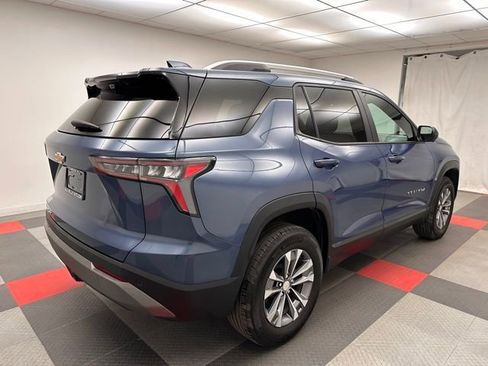 Used 2025 Chevrolet Equinox LT w/ Convenience Package II image 6