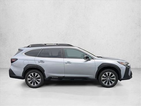 Used 2024 Subaru Outback Limited AWD/4WD image 4