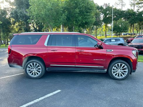 Used 2023 GMC Yukon XL Denali image 10