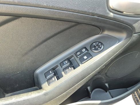 Used 2018 Kia Forte LX FWD image 25