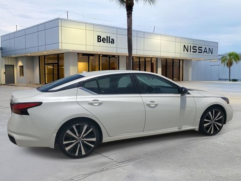Used 2019 Nissan Altima 2.5 SR w/ SR Premium Package FWD image 7