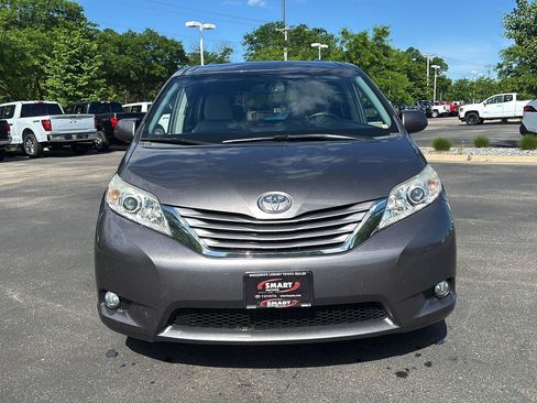 Used 2015 Toyota Sienna XLE AWD/4WD image 6
