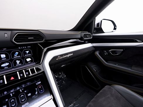 Used 2021 Lamborghini Urus image 86