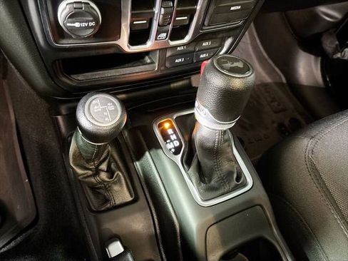 Certified 2023 Jeep Wrangler Unlimited AWD/4WD image 19