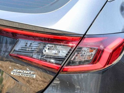 Used 2023 Honda Civic Sport Touring image 9