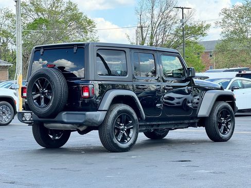 Used 2022 Jeep Wrangler Unlimited Sport AWD/4WD image 7