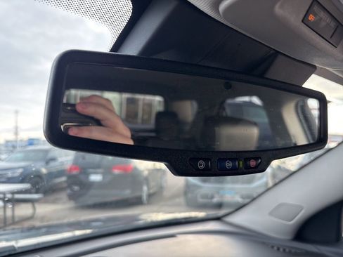 Used 2017 Chevrolet Equinox Premier w/ Enhanced Convenience Package image 19