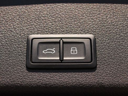 Used 2024 Audi Q8 e-tron Premium AWD/4WD image 37