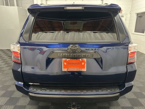 Used 2022 Toyota 4Runner TRD Off-Road Premium image 8