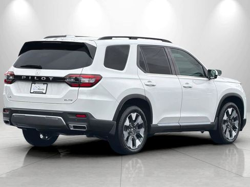 New 2026 Honda Pilot Elite image 2