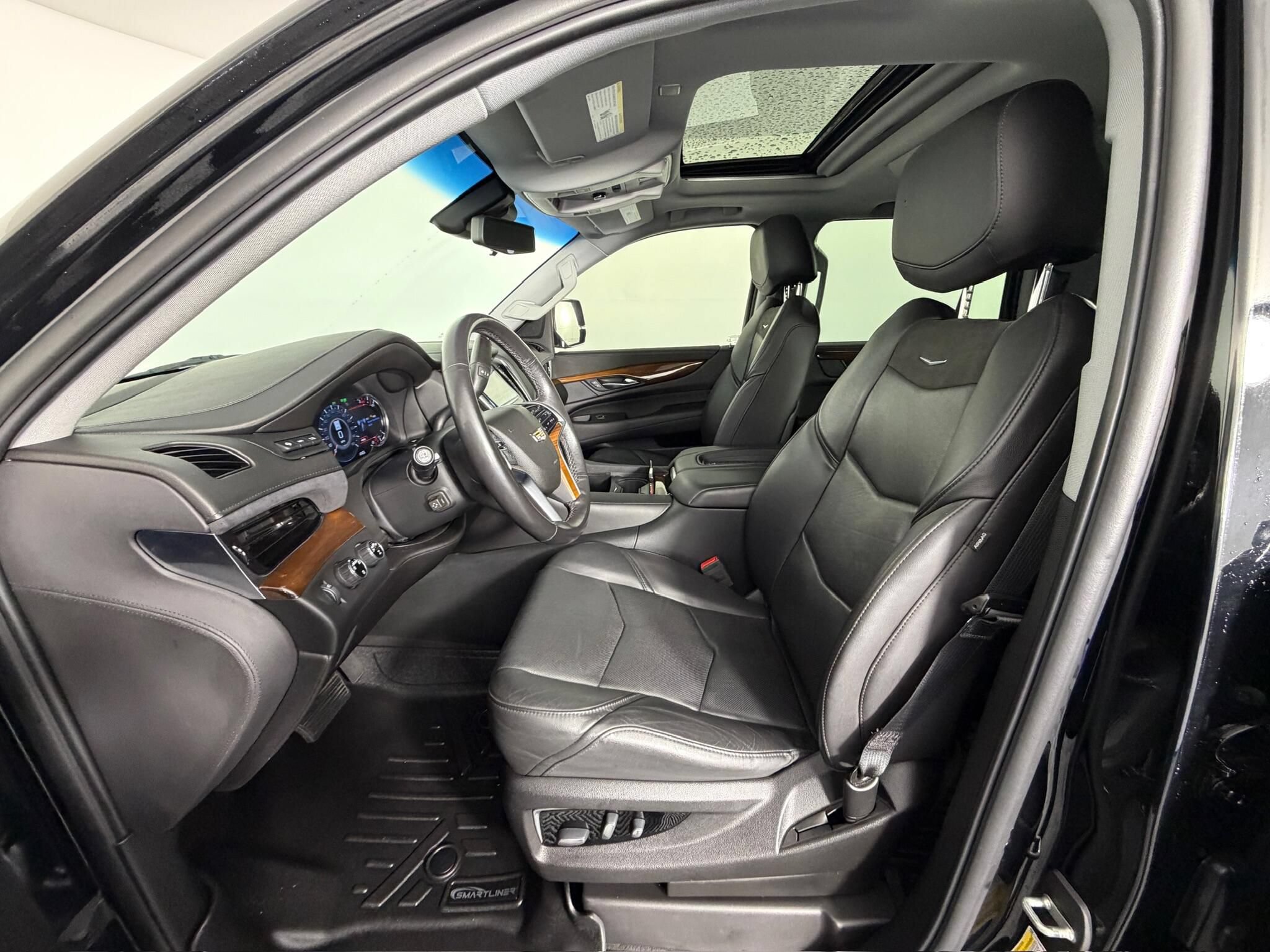 Used 2019 Cadillac Escalade Premium Luxury AWD/4WD image 26