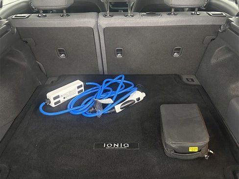 Used 2020 Hyundai Ioniq SEL image 25