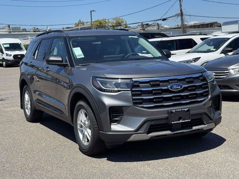 New 2026 Ford Explorer Active AWD/4WD image 2