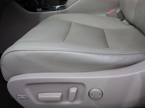 Used 2019 Toyota Highlander Limited Platinum image 45