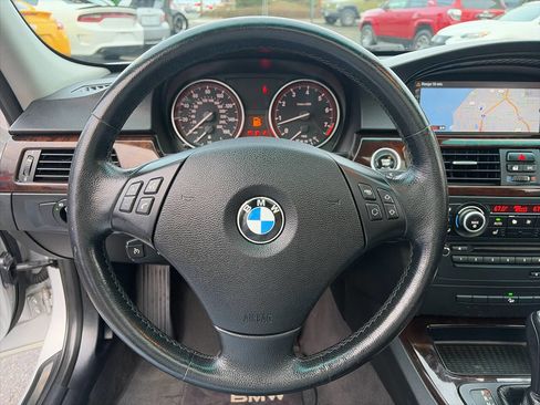 Used 2011 BMW 328i xDrive Wagon image 25