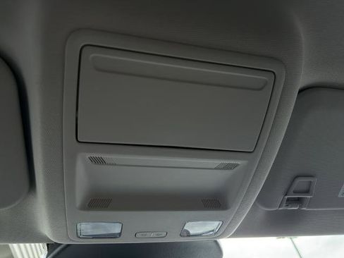 Certified 2025 Ford Escape Platinum AWD/4WD image 33