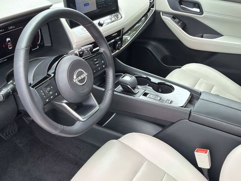 Used 2024 Nissan Rogue SL FWD image 29