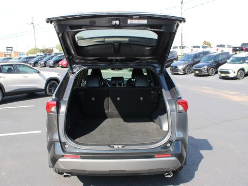 Used 2020 Toyota RAV4 XSE AWD/4WD image 8