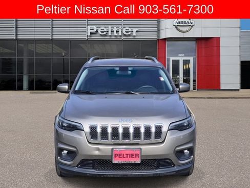 Used 2020 Jeep Cherokee Latitude Plus FWD image 2