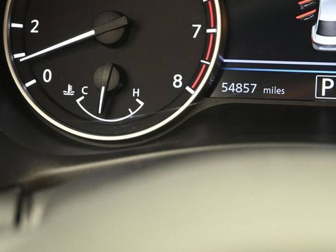 Used 2024 Nissan Sentra SV FWD image 27