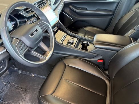 Used 2024 Jeep Grand Cherokee Limited 4xe AWD/4WD image 9