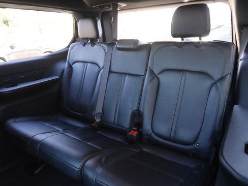 Used 2023 Jeep Wagoneer Series II w/ Flexible Seating Group image 12