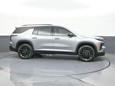 New 2026 Chevrolet Traverse LT w/ Midnight/Sport Edition FWD image 17