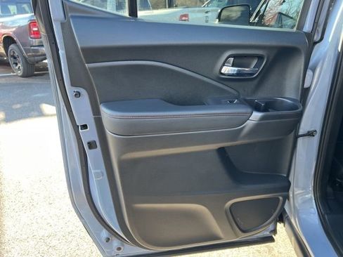Used 2023 Honda Ridgeline Black Edition image 17