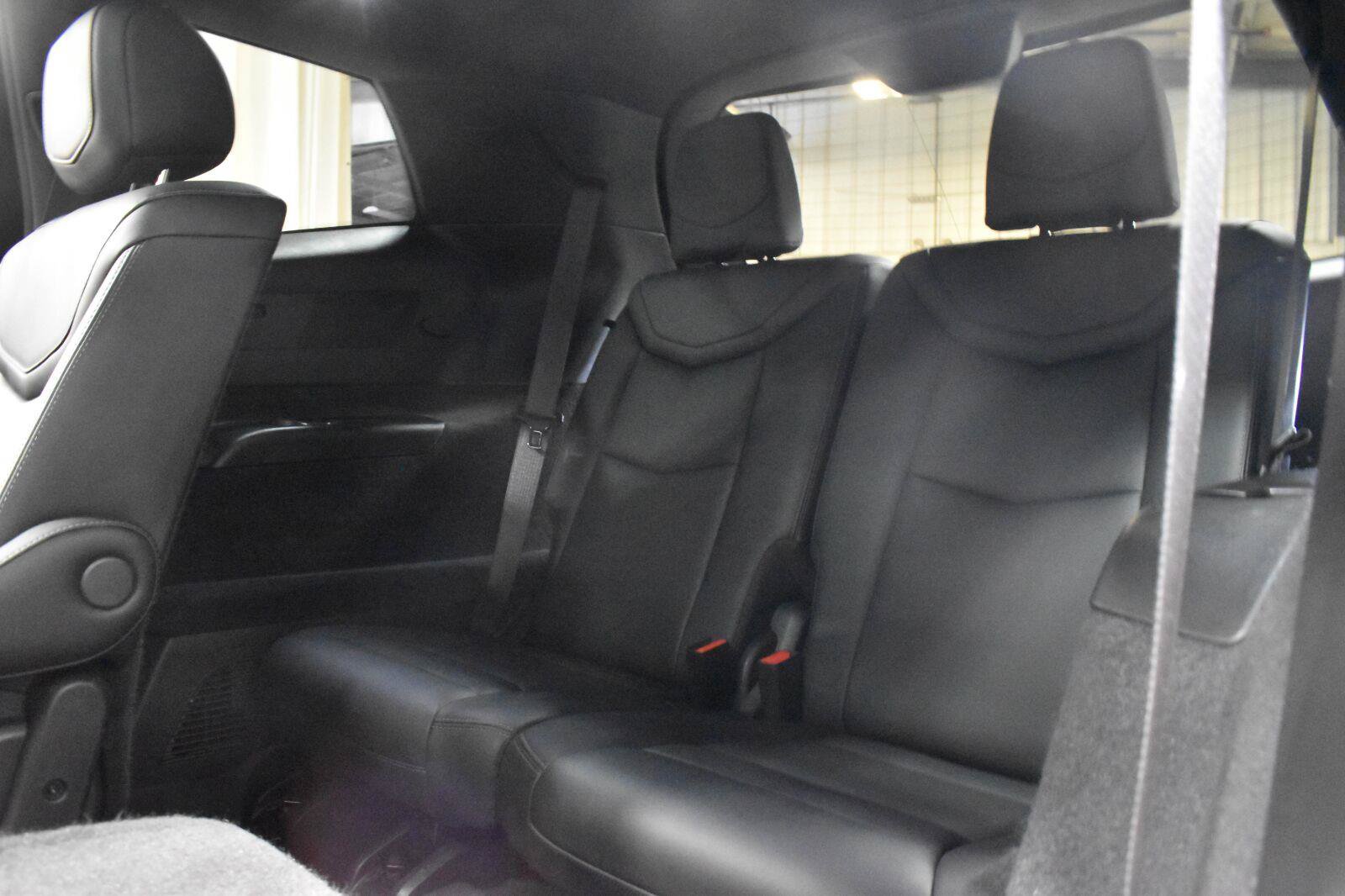 Used 2024 Cadillac XT6 Premium Luxury w/ LPO, Floor Liner Package FWD image 4
