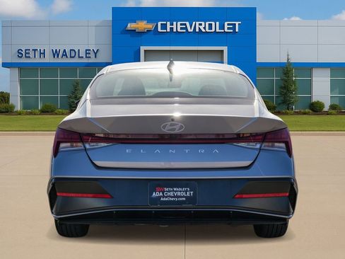 Used 2025 Hyundai Elantra SEL image 6