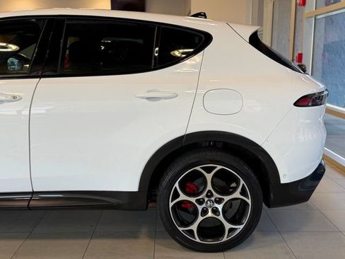 Used 2024 Alfa Romeo Tonale Veloce w/ Active Assist Package AWD/4WD image 9