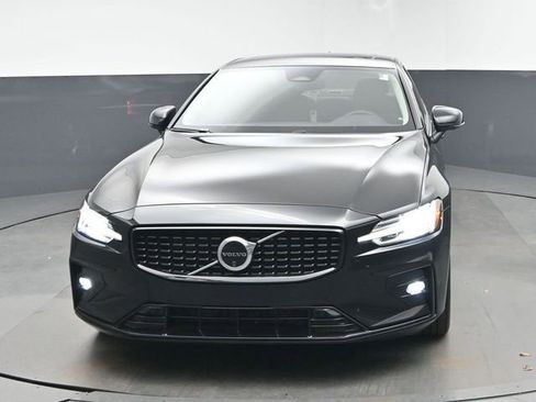 Used 2025 Volvo S60 B5 Plus image 3