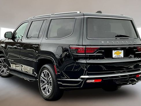 Used 2024 Jeep Wagoneer Series II w/ Flexible Seating Group AWD/4WD image 4