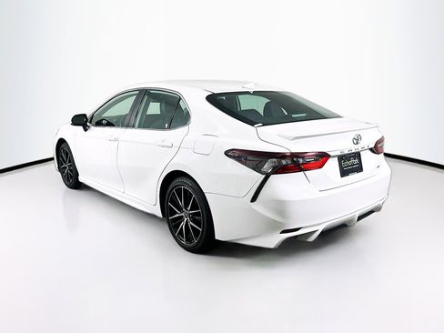 Used 2024 Toyota Camry SE FWD image 5