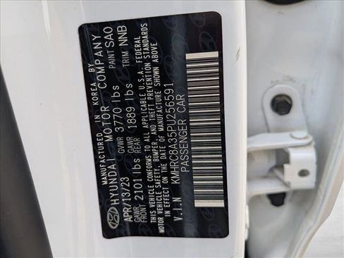 Used 2023 Hyundai Venue Limited FWD image 15