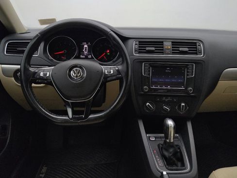 Used 2017 Volkswagen Jetta SE image 22