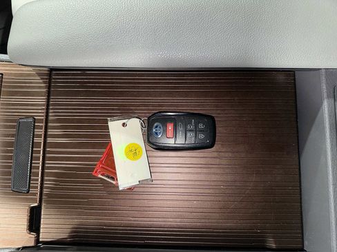 Certified 2023 Toyota Sienna XLE w/ XLE Plus Package image 34