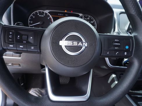 Certified 2024 Nissan Rogue SV FWD image 17