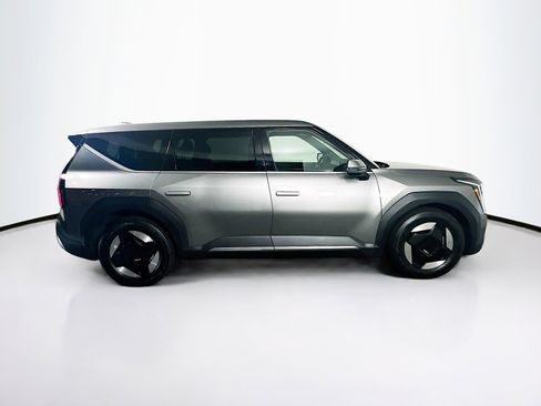 Used 2024 Kia EV9 Light Long Range image 10