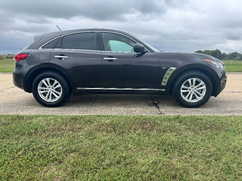 Used 2017 INFINITI QX70 2WD image 4
