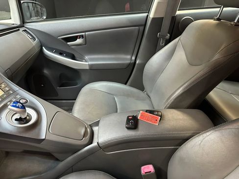Used 2010 Toyota Prius Five FWD image 17