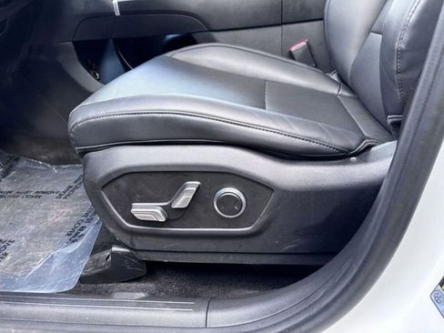 Used 2025 Hyundai Santa Fe SEL FWD image 18