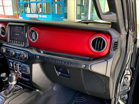 Used 2021 Jeep Wrangler Unlimited Rubicon AWD/4WD image 19