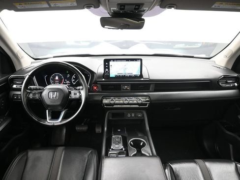 Used 2023 Honda Pilot Touring image 25