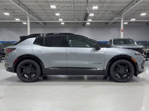 New 2026 Chevrolet Equinox EV RS image 3