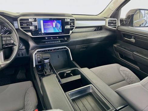 Used 2022 Toyota Tundra SR5 w/ SR5 Convenience Package image 23