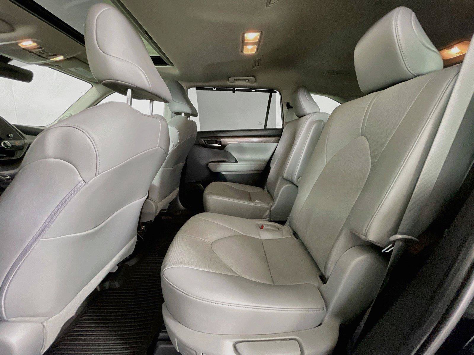 Used 2023 Toyota Highlander Limited AWD/4WD image 27