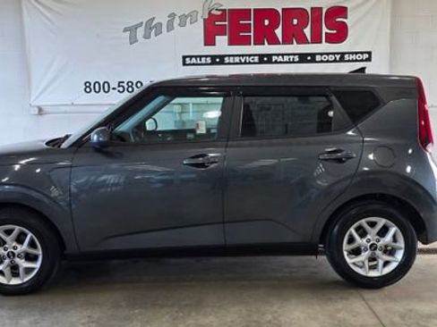 Used 2021 Kia Soul S image 2