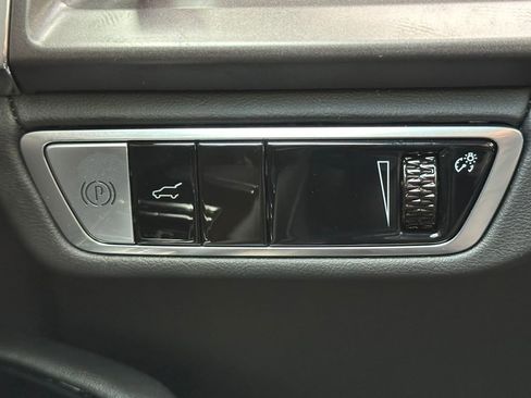 New 2026 Cadillac Vistiq Sport image 33